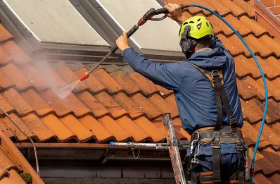 Démoussage et hydrofuge de toiture à Gorze